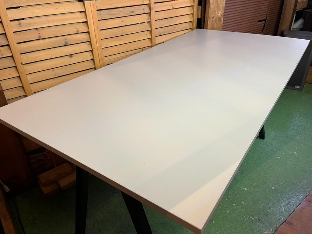 頑丈なデスク TROTTEN トロッテン デスク ホワイト 160x80 cm