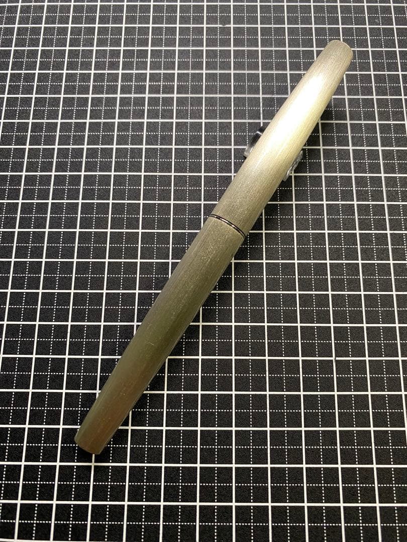 PLATINUM プラチナ・プラチナ　金銀合金　万年筆　字幅F程度