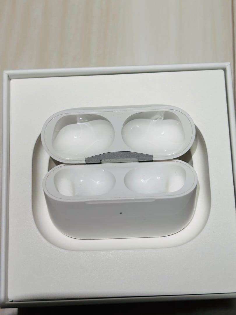 airpods pro 第2世代【Lightning】