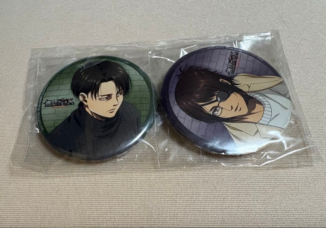進撃の巨人 Blu-ray 特典 リヴァイ＆ハンジ 缶バッジセット 非売品