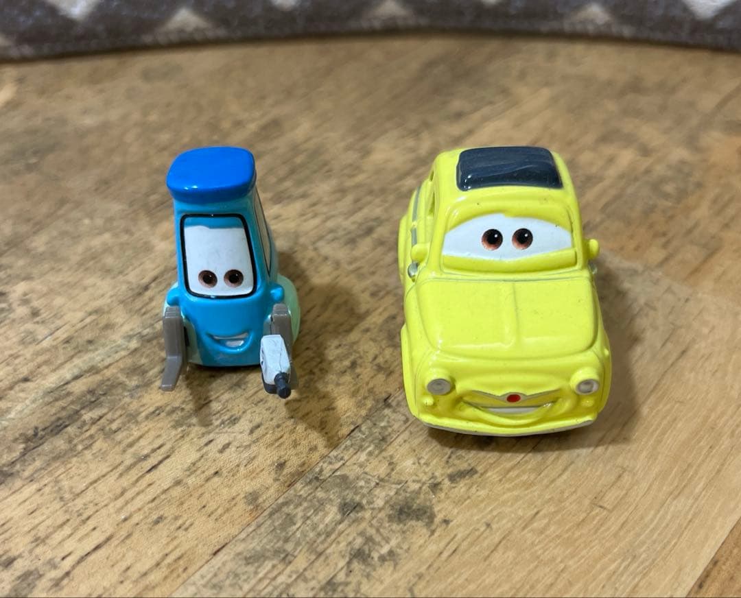 マテル　カーズ ラジエータースプリングスの仲間たち7台セット