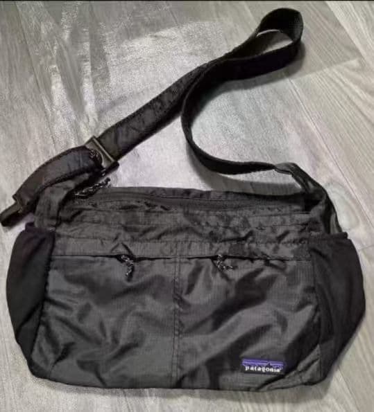 バッグ PATAGONIA LIGHTWEIGHT TRAVELCOURIER15L