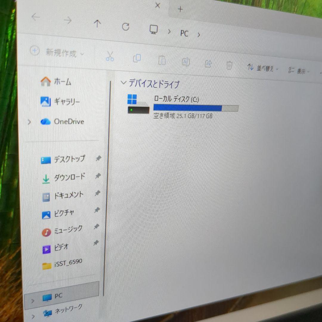軽量&薄型　富士通LIFEBOOKスタイリッシュ赤ノートパソコンカメラ付