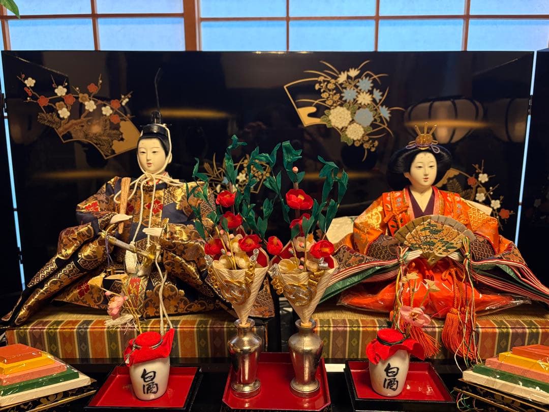 ひな祭り　伝統的 雛人形 •装飾品