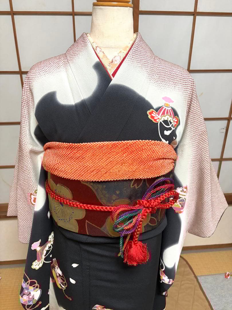 振袖フルセット　早い者勝ち！大特価！　宝尽くし柄　正絹　中古　成人式　フォーマル