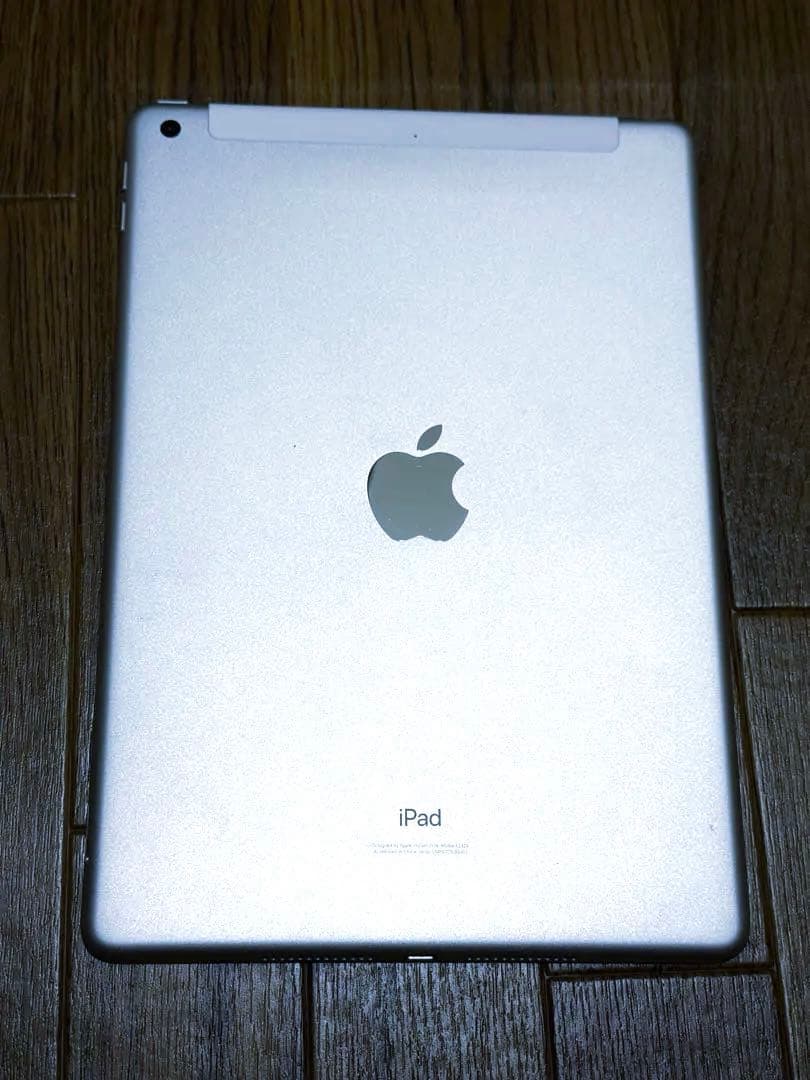 iPad (第8世代) Wi-Fi ＋cellular32GB シルバー