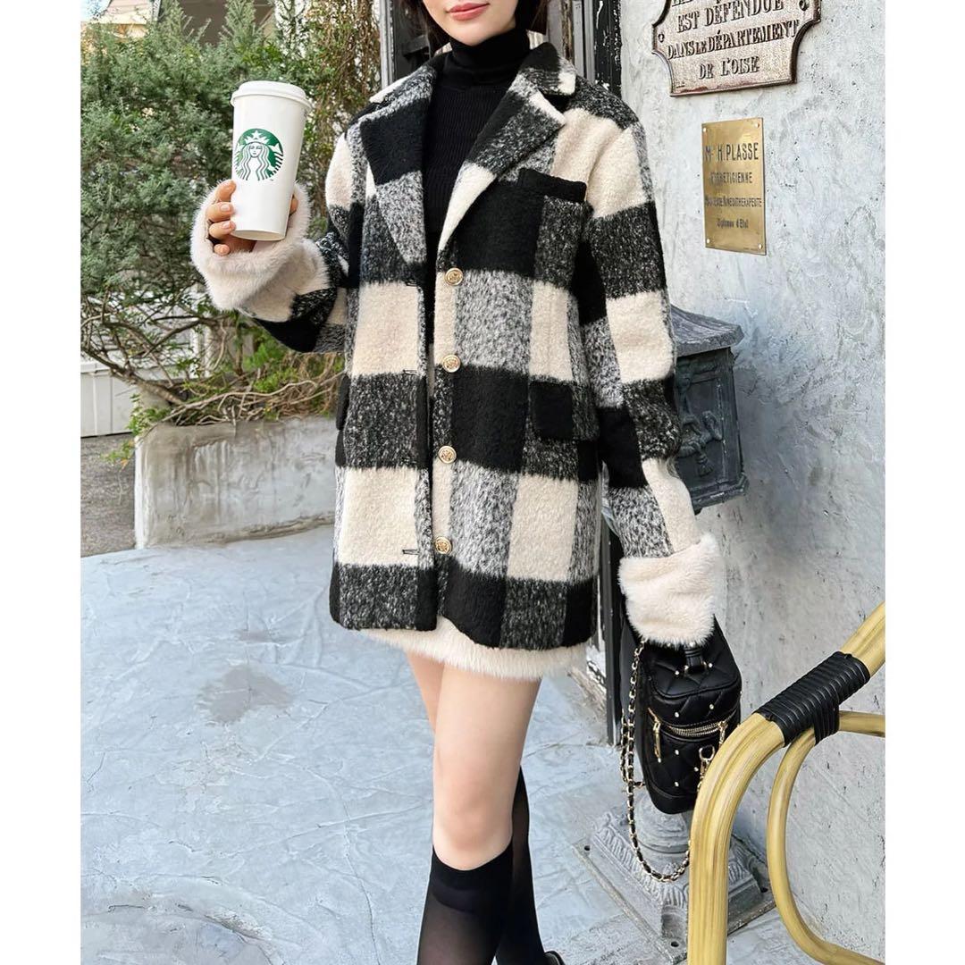 新品タグ付き ロイヤルパーティー ファー付テーラージャケットコート　スカート