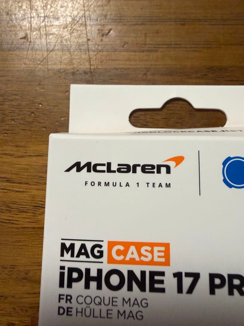 QuadLockMcLarenコラボ iPhone17Pro用ケース 国内未発売
