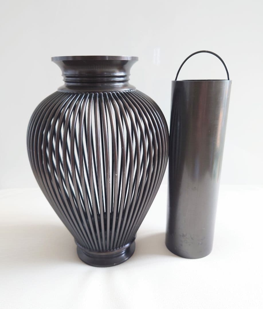 登鴻作　鋳銅　透籠　花瓶　落とし付