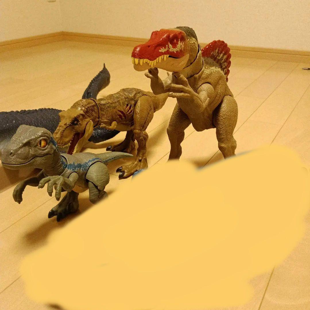 スピノサウルス　モササウルス　ティラノサウルスフィギュア4体
