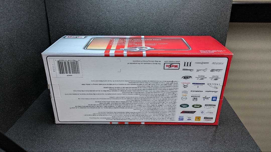 マイスト　maisto　1/18　メルセデスベンツ　Eクラス E-klass