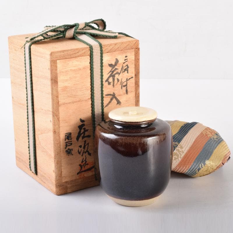 茶道具　尾戸焼　土居庄次造　肩衝茶入　仕覆付　共箱　V　6974