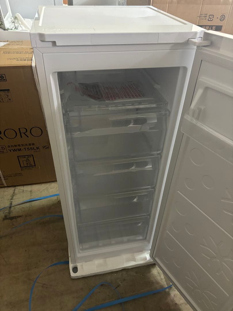 美品！2025年式/未使用級冷凍庫/YRT-F12M/121L