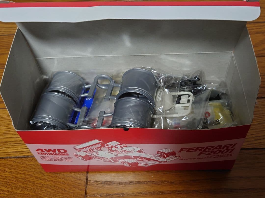 ★タミヤ1/10 フェラーリ F2001 組み立てキット [58288]