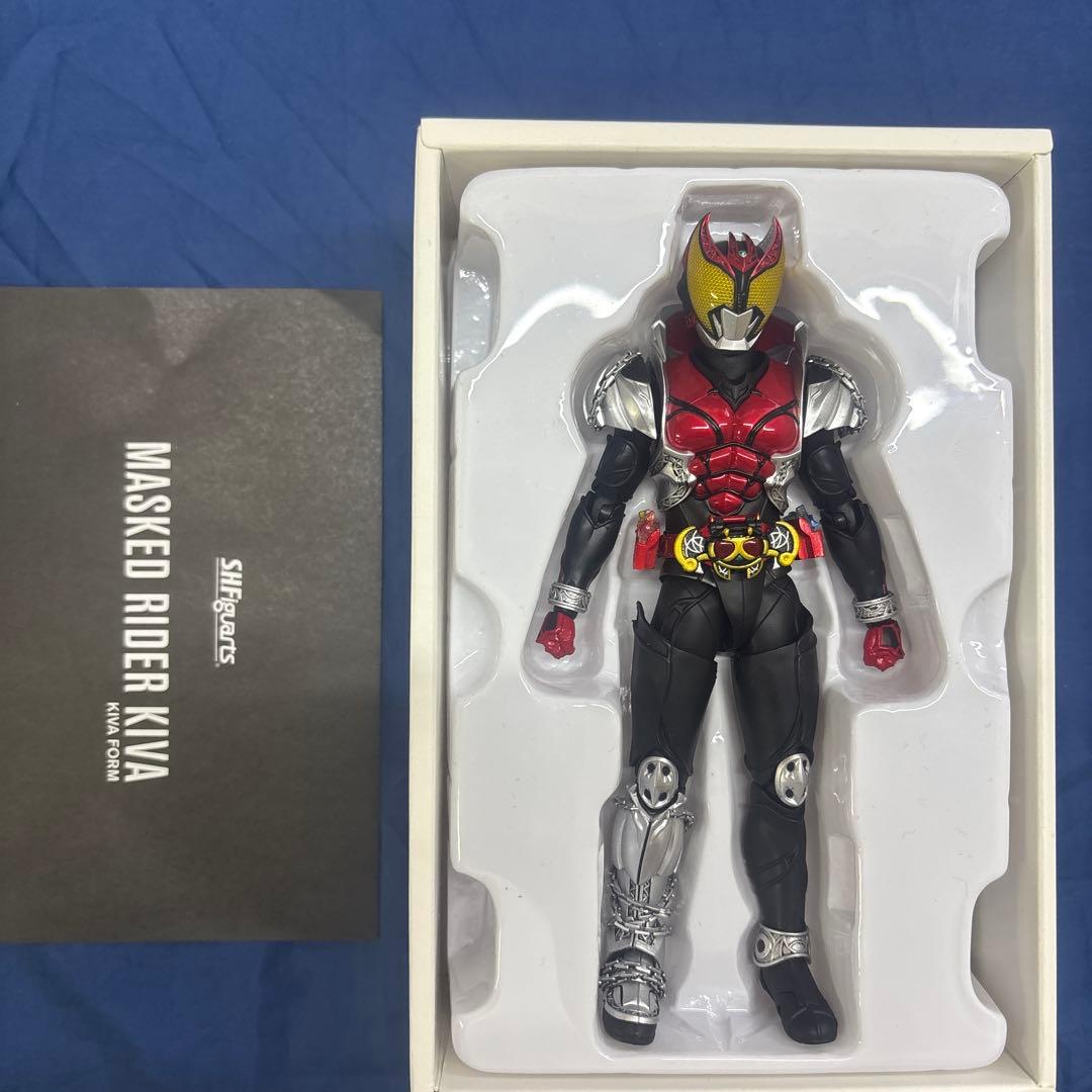 ジャンク品　真骨彫仮面ライダーキバ