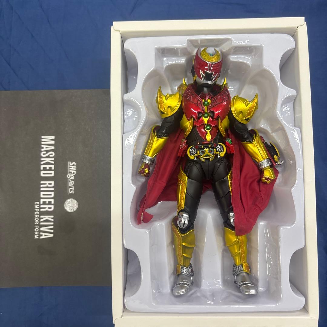 ジャンク品　真骨彫仮面ライダーキバ