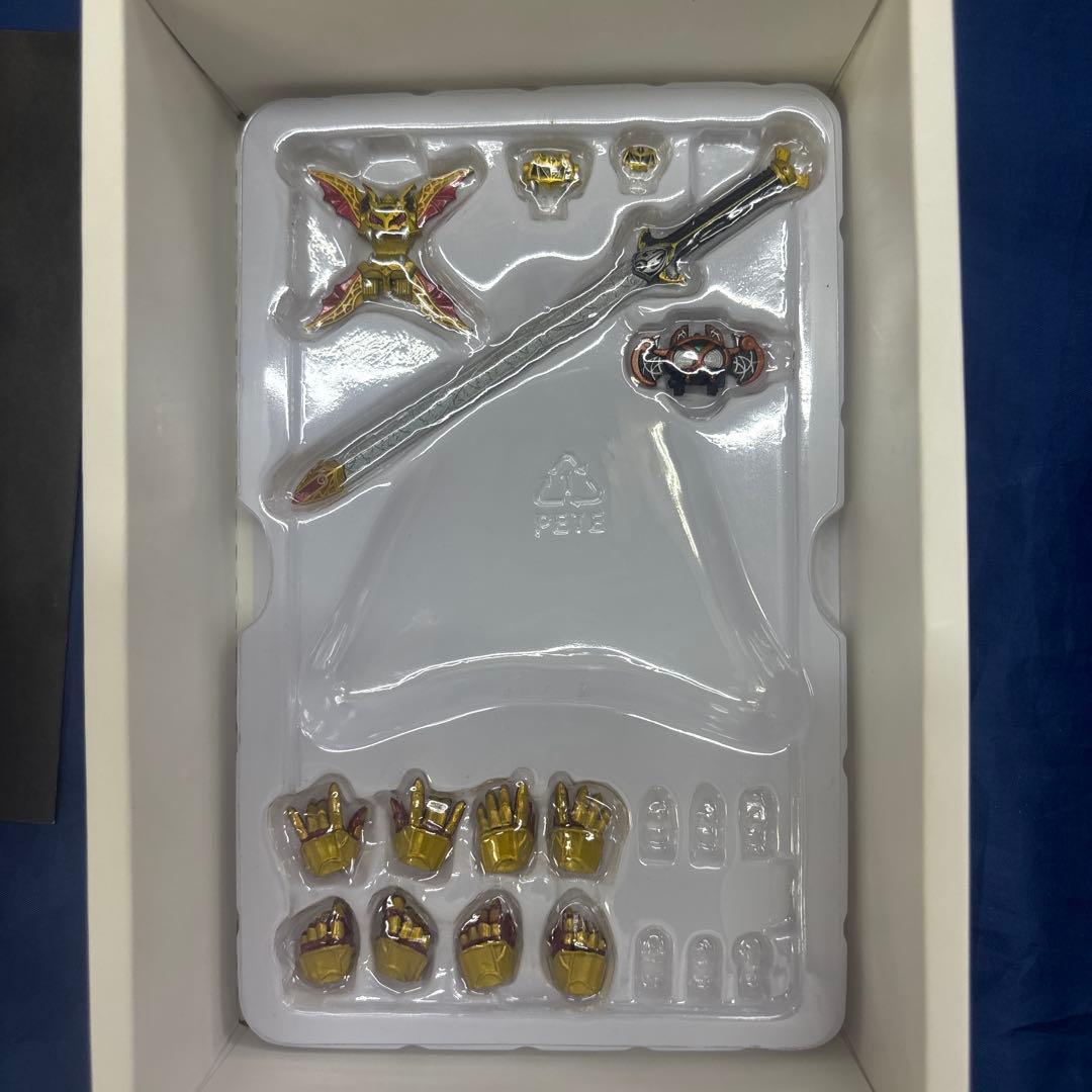 ジャンク品　真骨彫仮面ライダーキバ