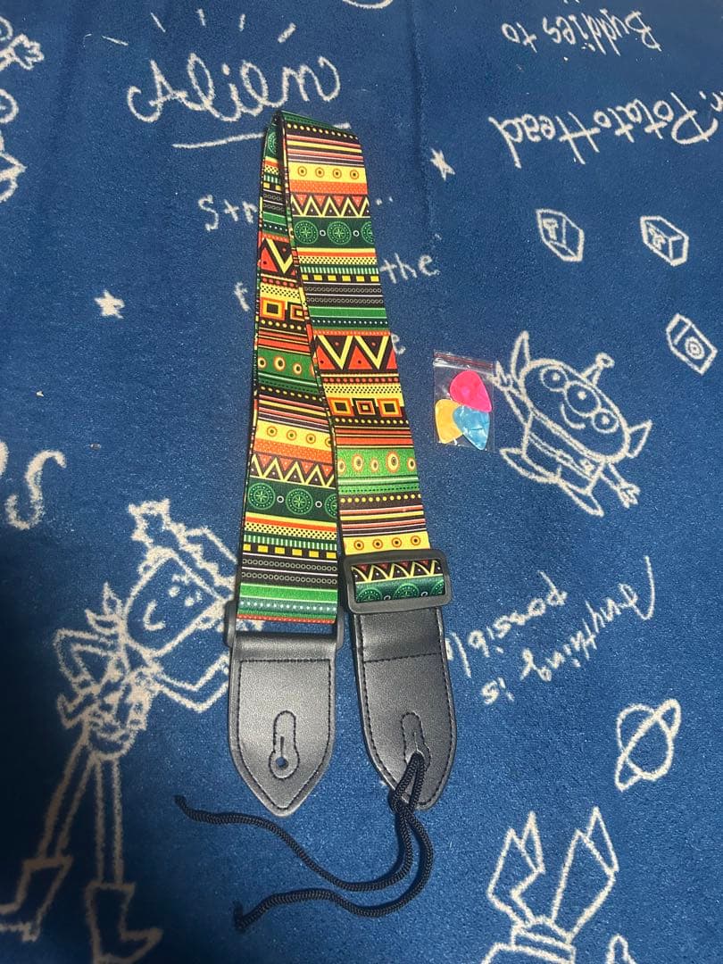 今月末迄‼️特価セール　未使用‼️カラフル　レアcolor コンパクトギター❣️