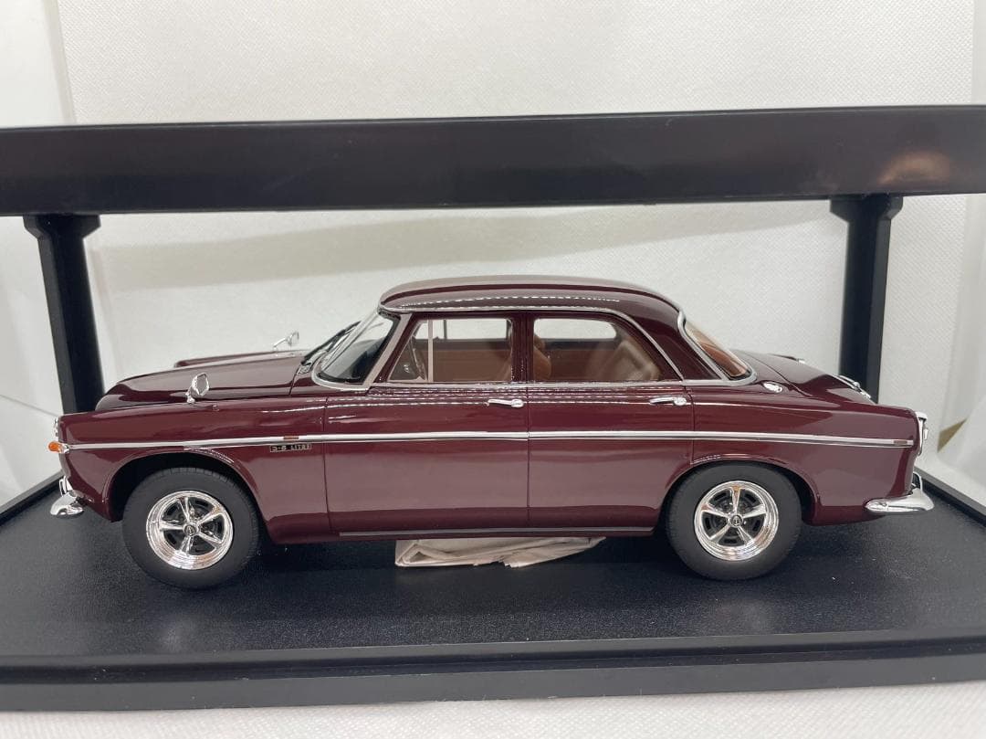 ミニカー 104-049 Cult 1/18 Rover P2b Saloon 1968