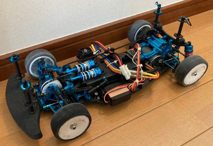 タミヤ　TA06ラジコンカー