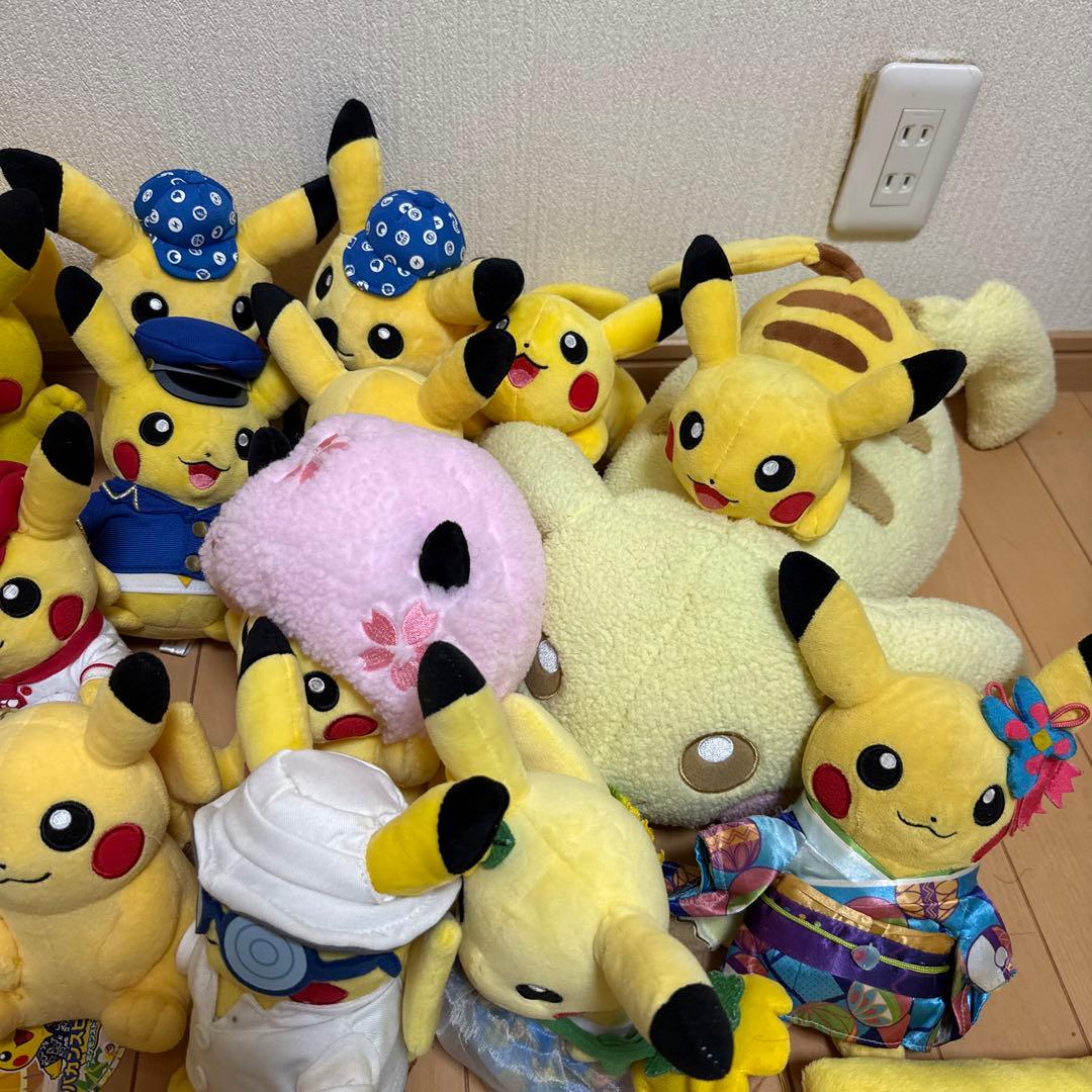 ポケモンセンター限定 ピカチュウ ぬいぐるみ まとめ売り 45点セット