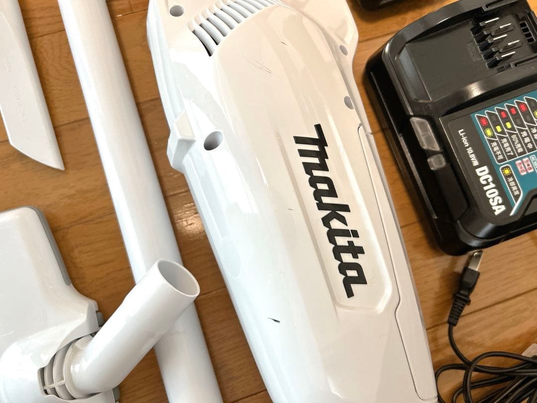 マキタ 充電式クリーナー CL107FD 充電器 バッテリー付き 掃除機