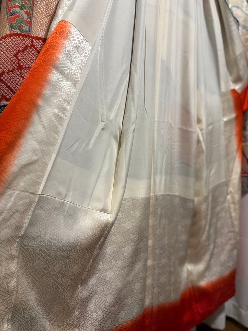 値下げ‼️⭐︎伝統的な和装スタイル⭐︎ 希少な総絞りの振袖・帯セット（購入時80万円）