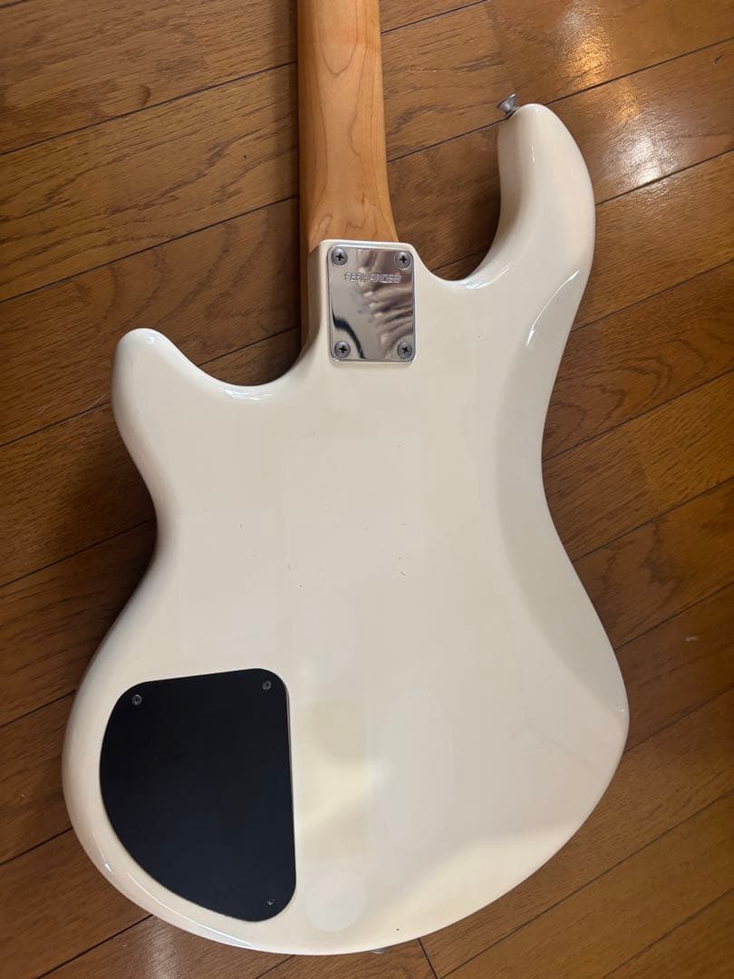 ベース Fernandes FSB-65