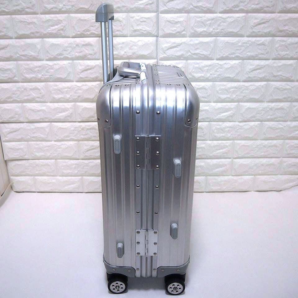 美品32L　BMW　四輪ホイール　アルミ　スーツケース　キャリーケース　シルバー