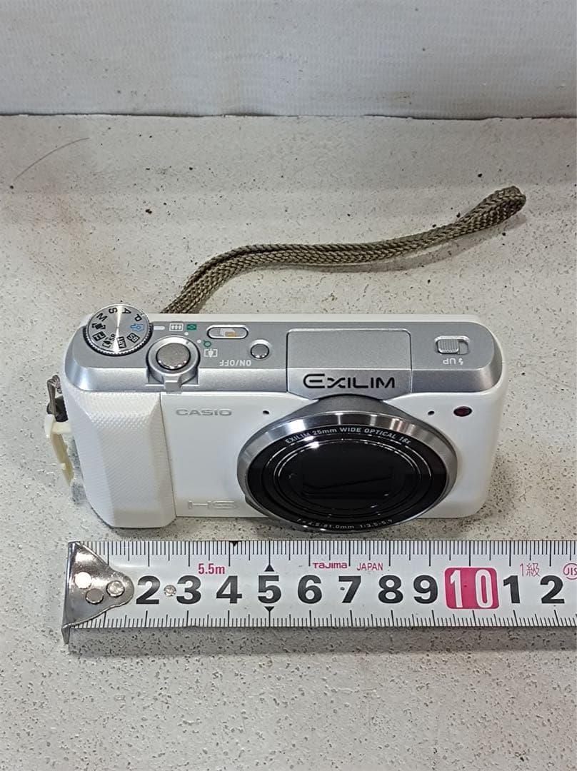 八6715【美品】CASIOデジタルカメラ　EXILIM HS EX-ZR850