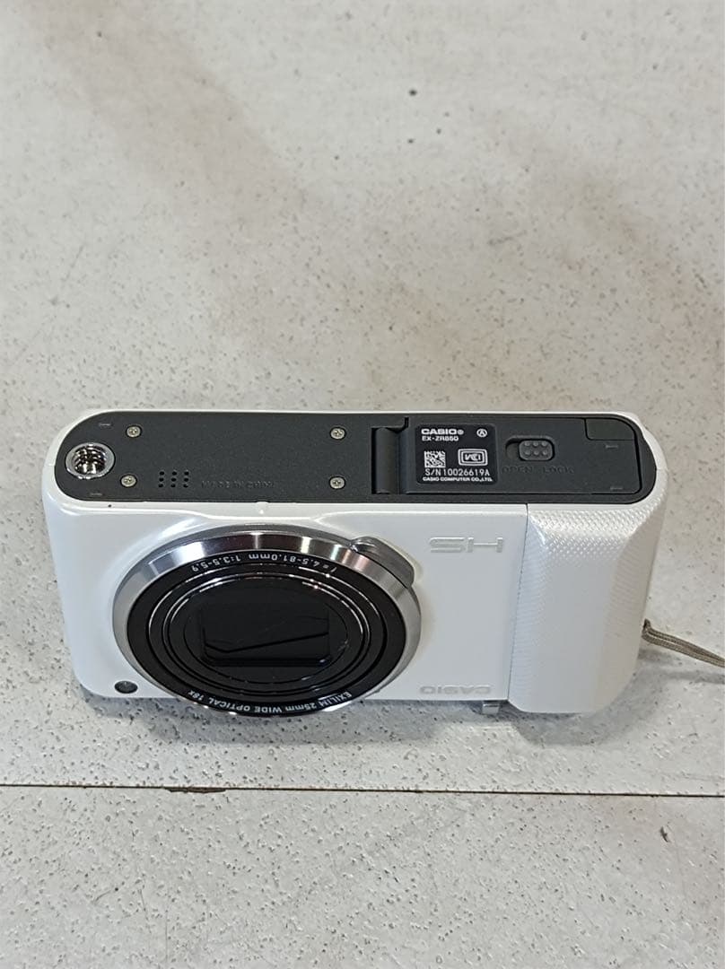 八6715【美品】CASIOデジタルカメラ　EXILIM HS EX-ZR850