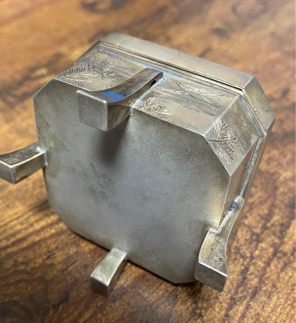 純銀 皇室ボンボニエール 明治33年5月10日大正天皇御結婚御下賜隅切唐櫃形