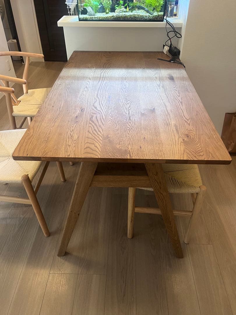 unico アディ　ダイニングテーブル　1350✖️800