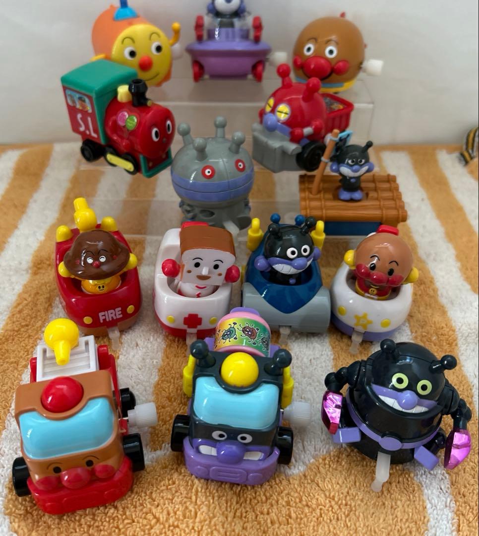 アンパンマン　トレイン　アカキンマン　だだんだん　バイキンマン　ガチャガチャ