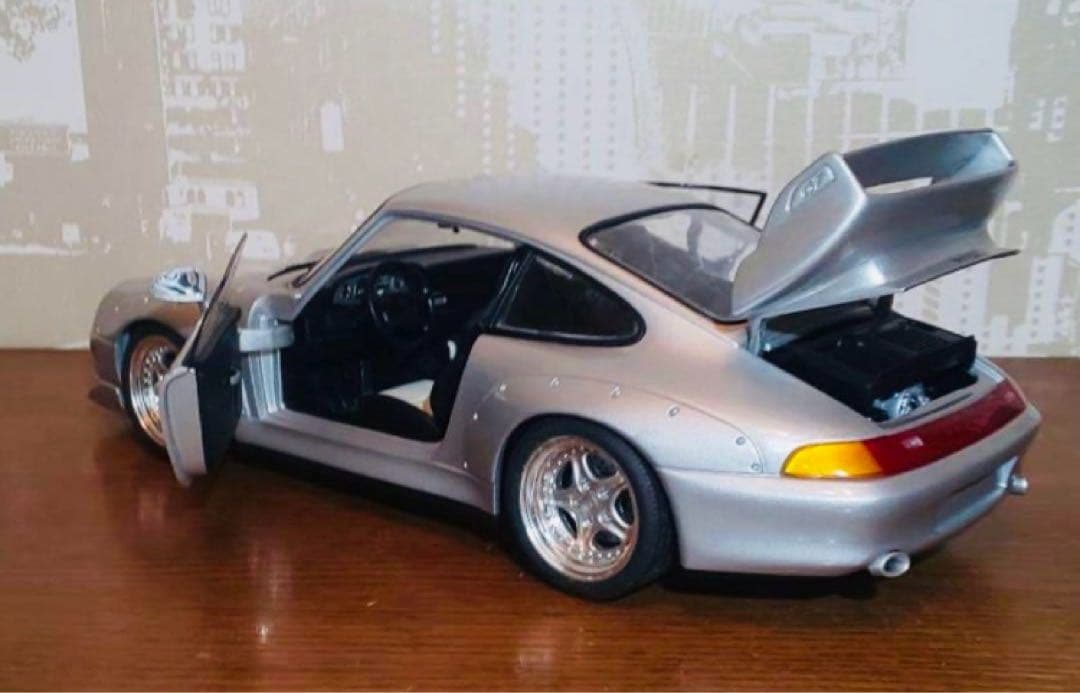 UTmodels 1/18 PORSCHE 911 ミニカー