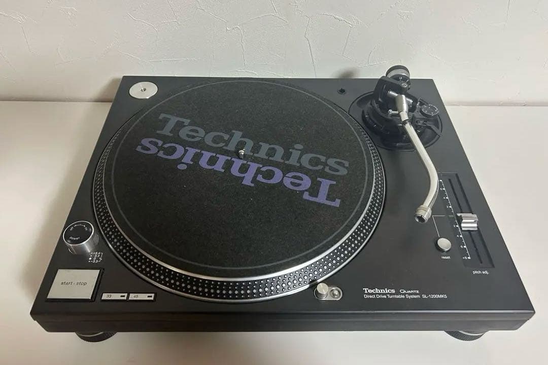 Technics SL-1200 MK5ターンテーブル
