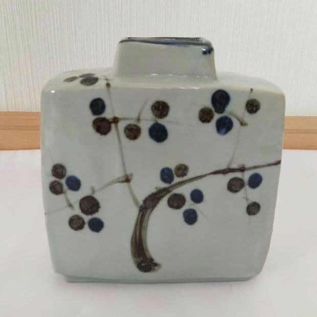 人間国宝　加藤卓男　美濃焼　平扁壺　高さ17cm　桐箱、由緒書付き