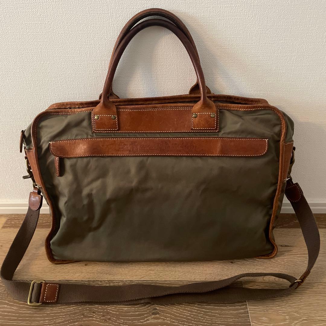 三連休限定値下げ！！フェリージ　ビジネスバック　カーキ
