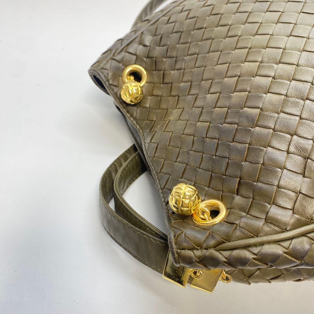 ボッテガヴェネタ カーキ ショルダーバッグ イントレチャート 巾着