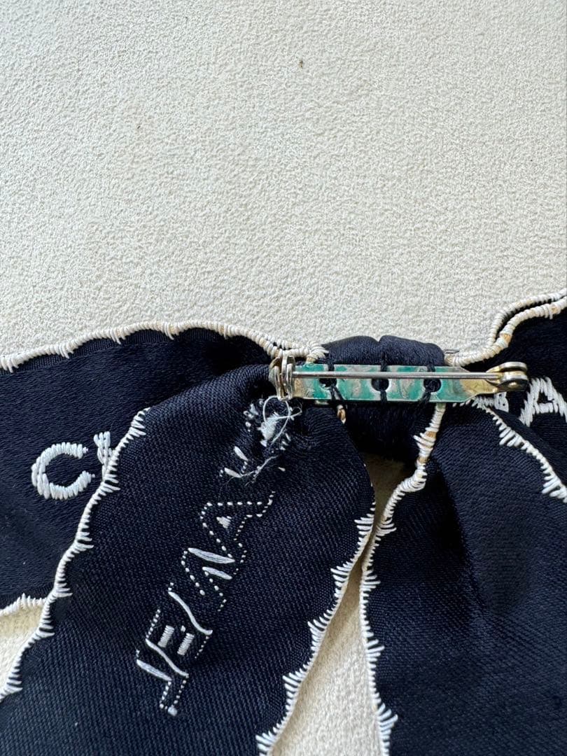 シャネル リボン ブローチ ブラック