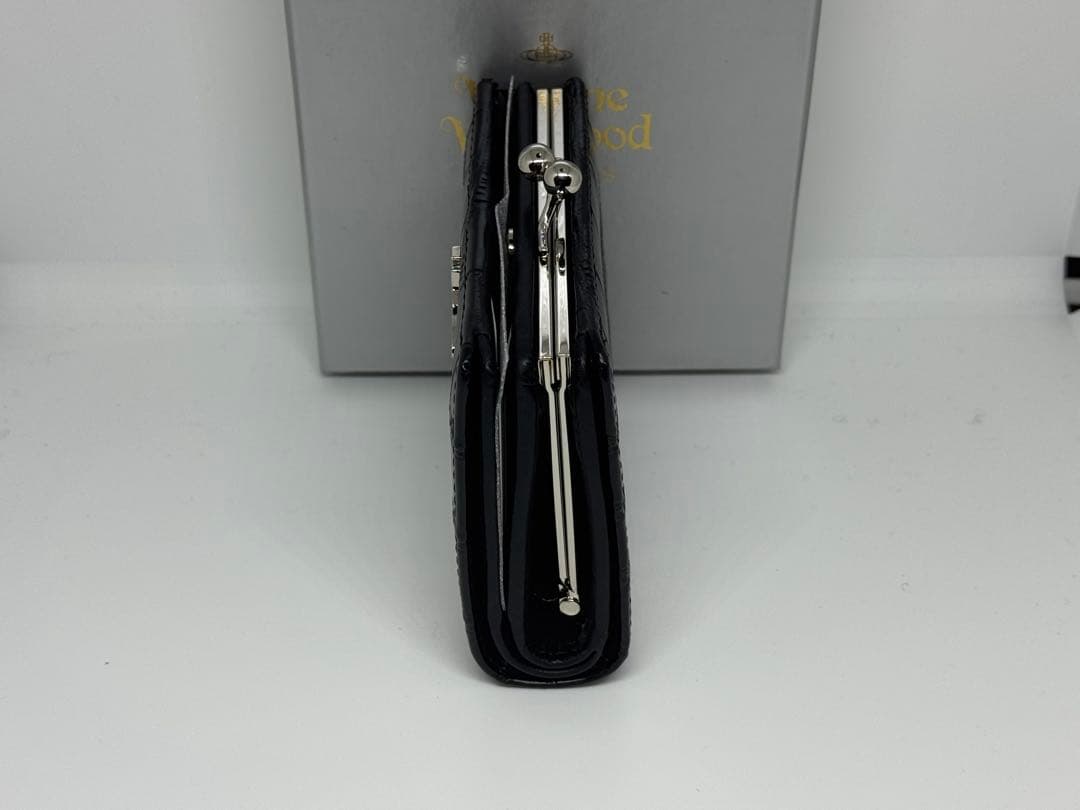 【新品未使用】Vivienne Westwood ブラック二つ折り財布