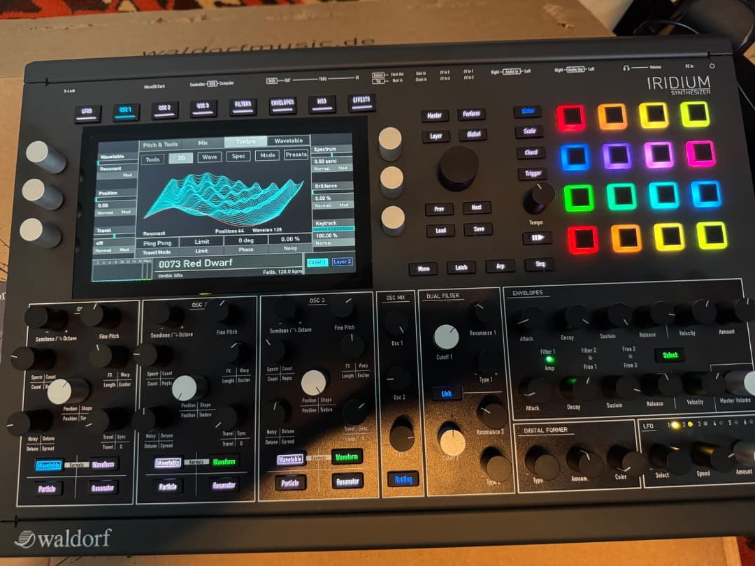 Waldorf Iridium シンセサイザー 本体