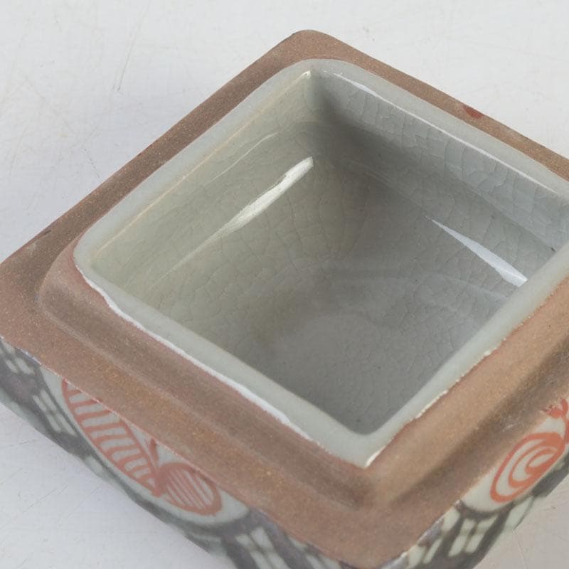 茶道具　萬古焼　加賀瑞山造　干支牛人物牧童文　角香合　共箱　V　9688