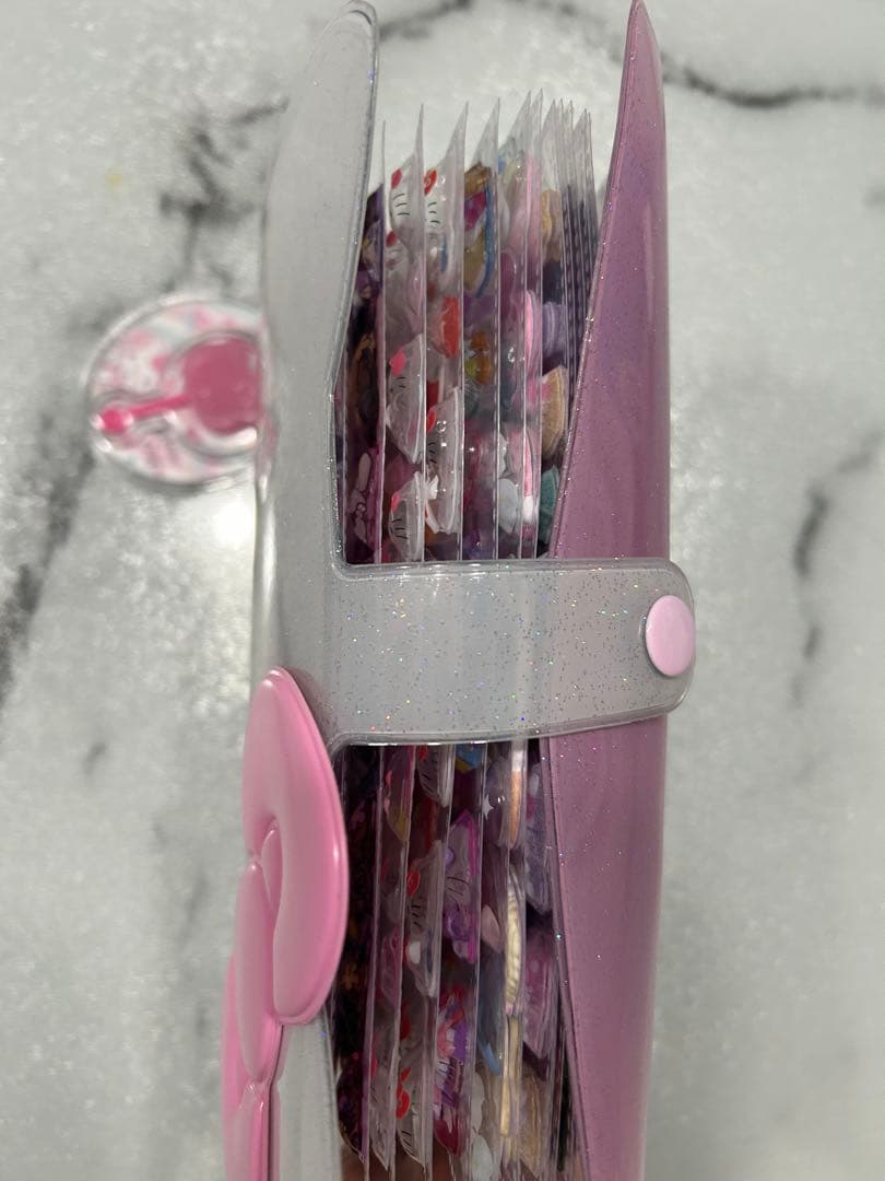 最終値下げ　キティシール帳　完成品　19ページ　キーホルダー付き