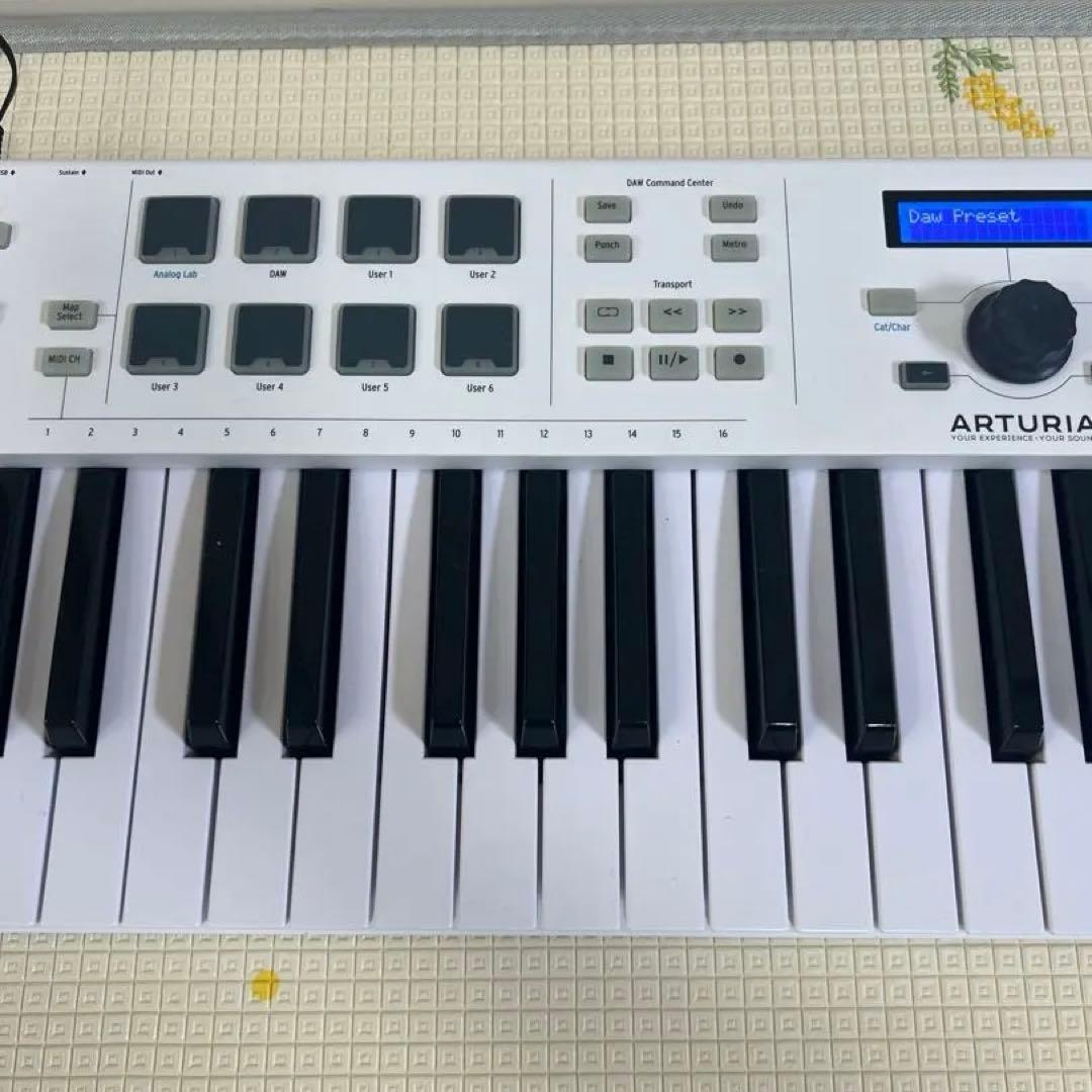 美品Arturia キーボードコントローラーKeyLab61 Essential