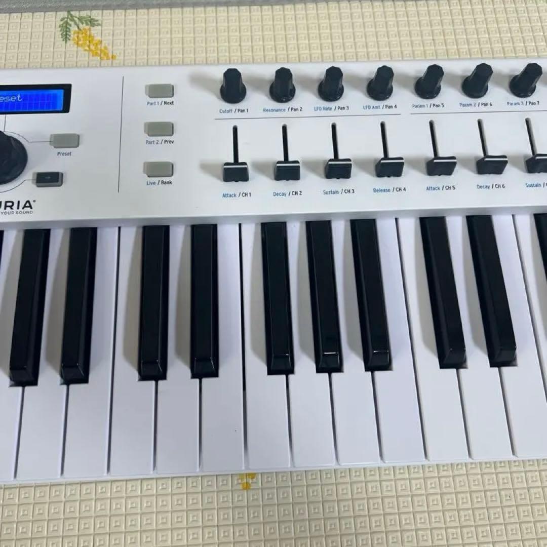美品Arturia キーボードコントローラーKeyLab61 Essential