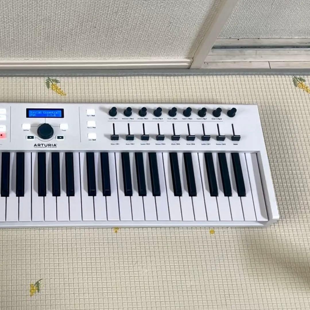 美品Arturia キーボードコントローラーKeyLab61 Essential
