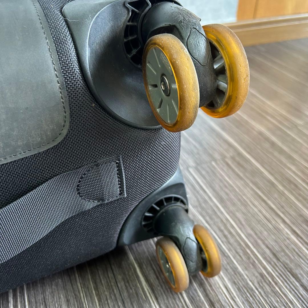 バッグ thinkTANK Photo Airport Roller Derby