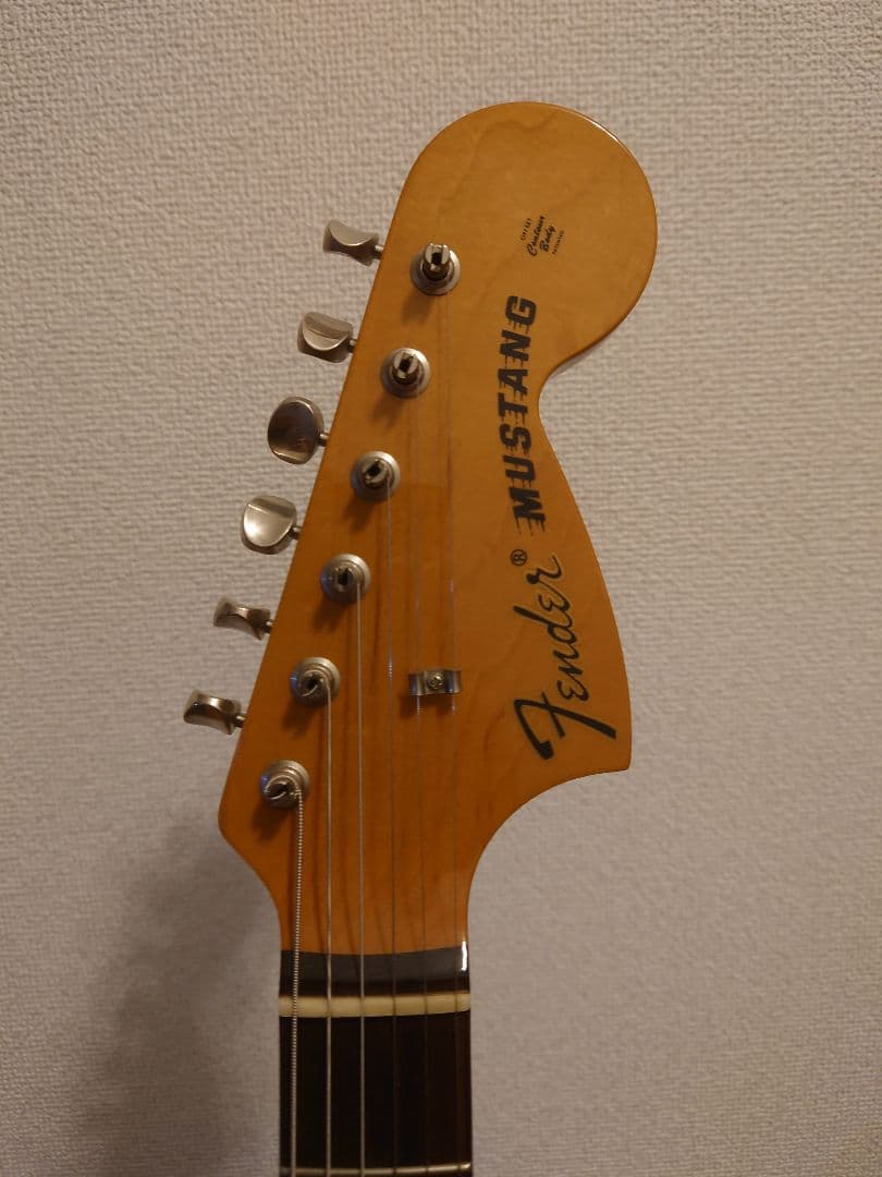 5/30まで　Fender Mustang ホワイト