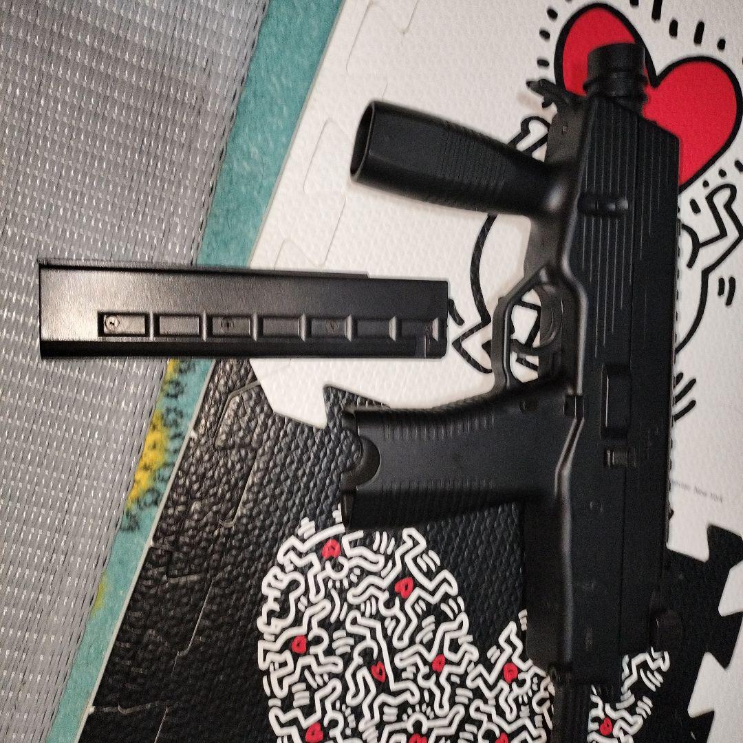 ブラック サブマシンガン ストック付き